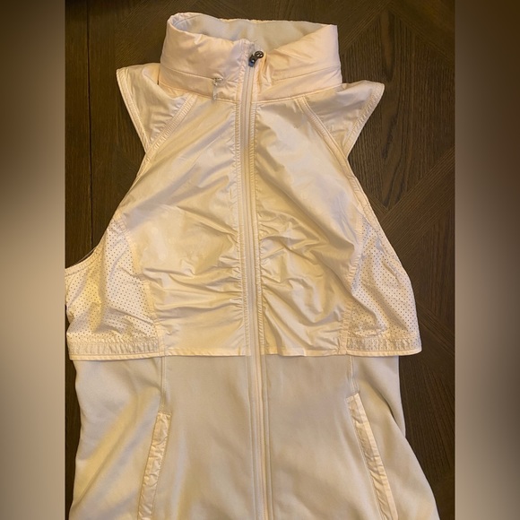 Lululemon Kanto Catch Me Vest - Picture 2 of 15